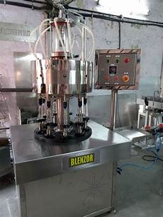 Polycarbonate Bottle Filling Machine